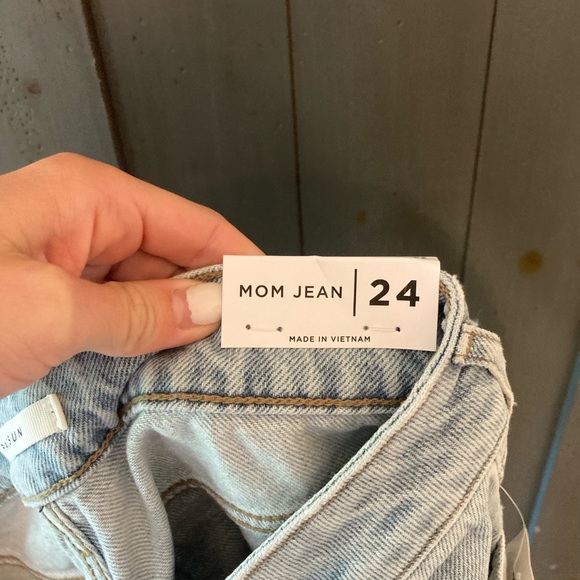 NWT Pacsun High-Rise Mom Jeans in Medium Indigo Light Wash - Picture 7 of 11